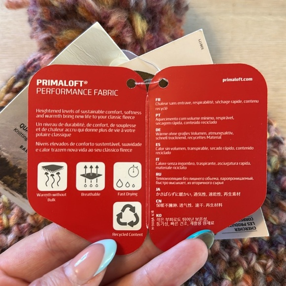 BUFF | Red and Pink Chunky Knit Pom-Pom Hat - Picture 3 of 7